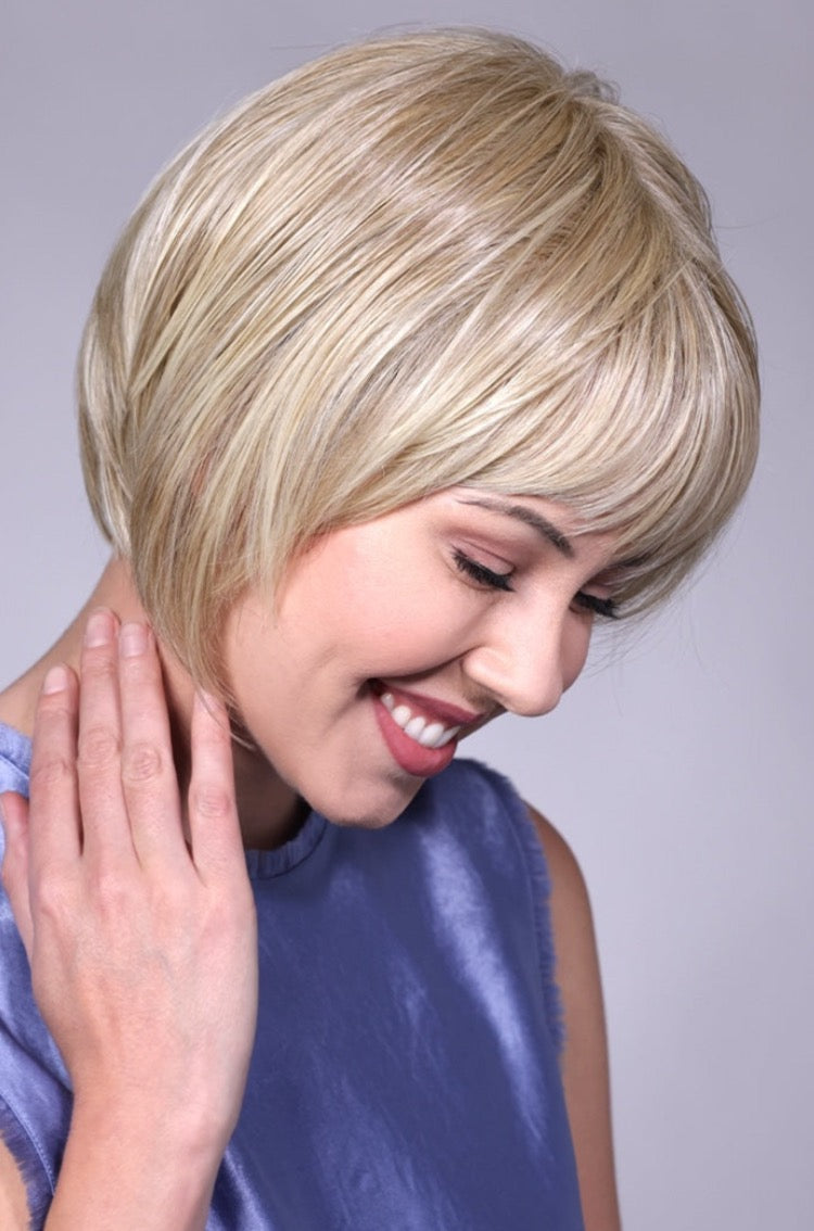 CAKE BATTER BLONDE | 16/22/613 | Unrooted version of beige linen blonde • Neutral beige blonde mixed w/ medium & dark blonde + highlighted w/ ash blonde