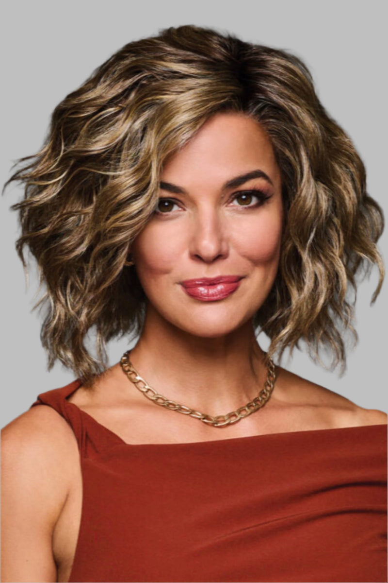 BEAMING BEAUTY | ss11/25 • Shaded Honey Pecan