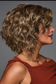 BEAMING BEAUTY | ss11/25 • Shaded Honey Pecan