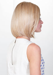 BROWN SUGAR SWEETCREAM • 12/22R8 ••• Light Brown tones with dark blonde and a mid brown root for  a neutral "bronde" appearance