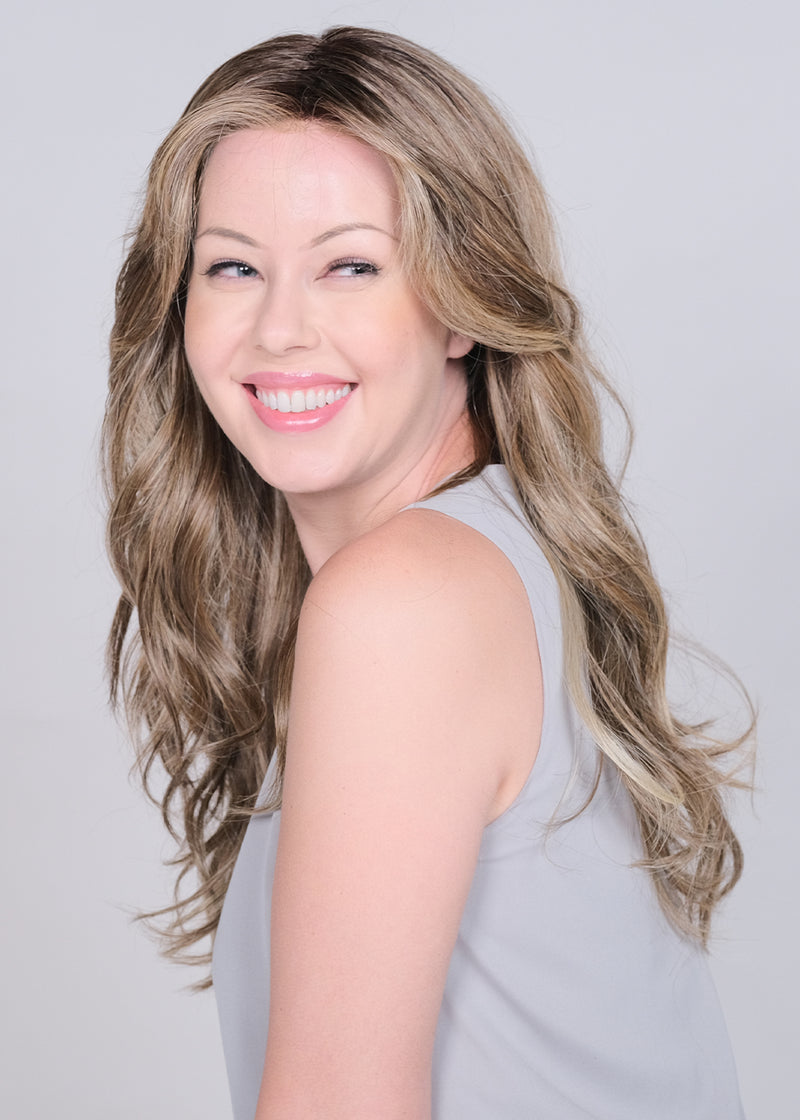 CHROME • 51/56/60R4 ••• Dark brown root with a gradual mix of 30% gray.10%gray and white at tip