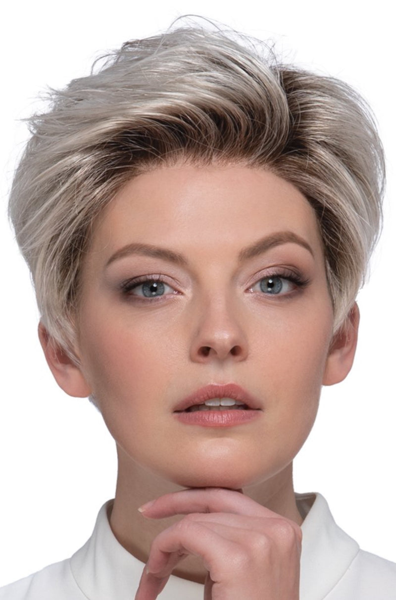 CARAMEL KISS RT4 ••• Golden Brown with Copper Blonde Highlights & Dark Brown Roots