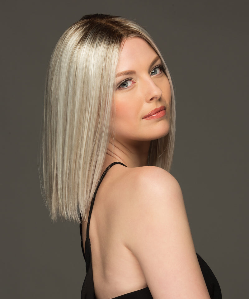 R12 /26CH ••• Light Brown with Chunky Golden Blonde Highlights