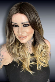 CREAM SODA BLONDE • K16/60/1001 ••• A blend of sandy blonde, ash blonde and light blonde